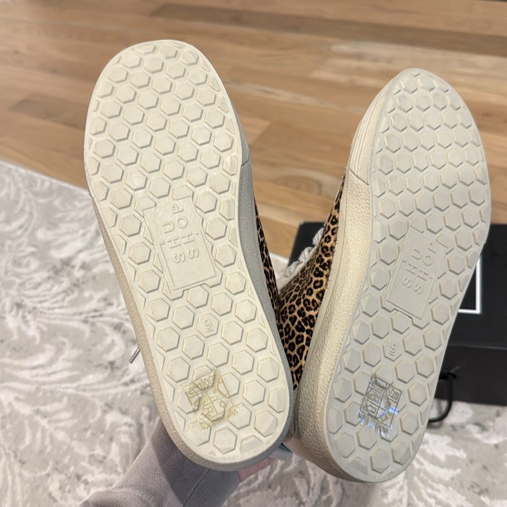 New Women’s size 9 leopard print high tops brand new leather - Picture 3 of 6